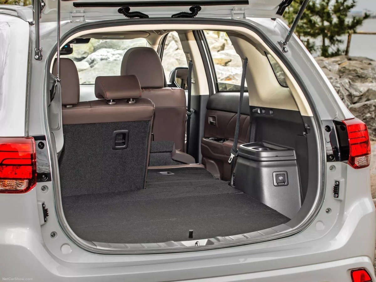 Mitsubishi Outlander 2017 багажник