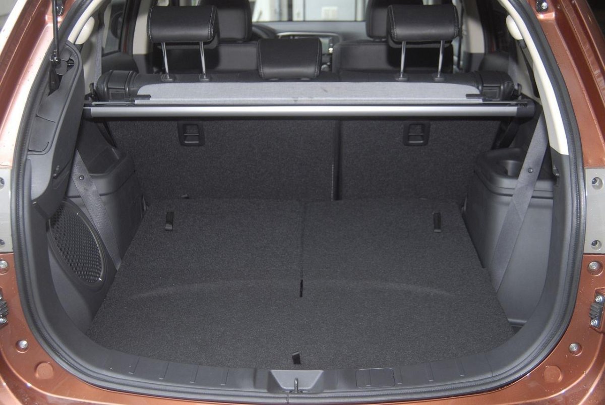 Mitsubishi Outlander 2013 багажник