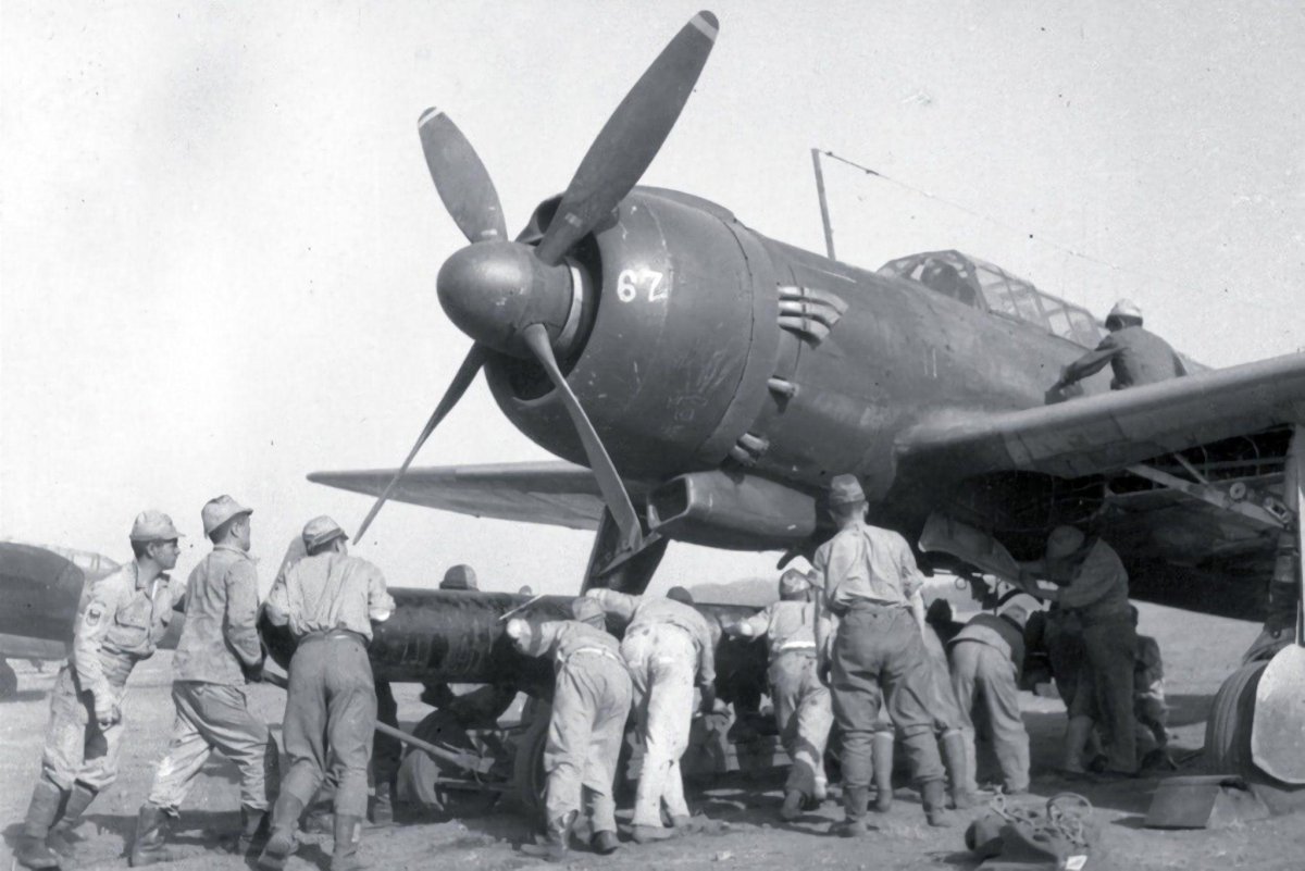 Самолет Nakajima b6n Tenzan