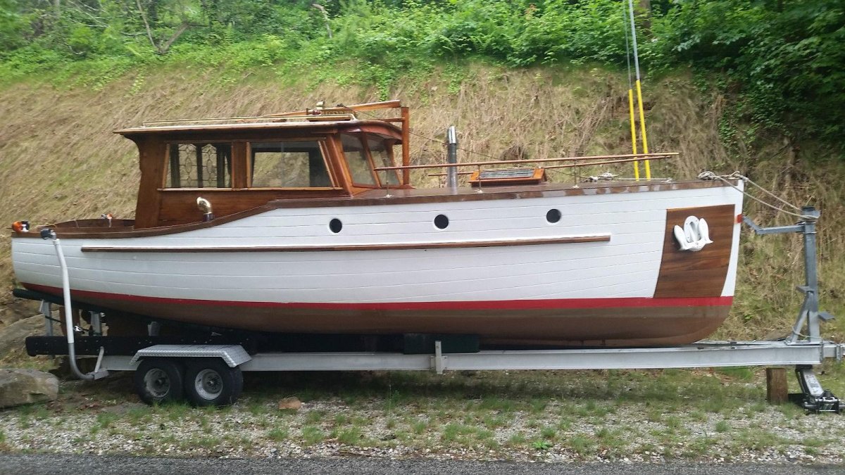 Катер водоизмещающий Акиба 750