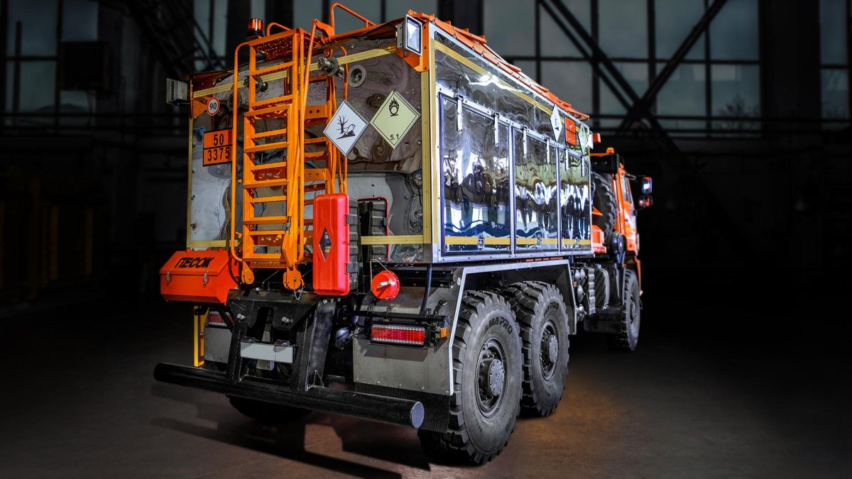 Самоходная зарядная машина СЗМ-Ф,