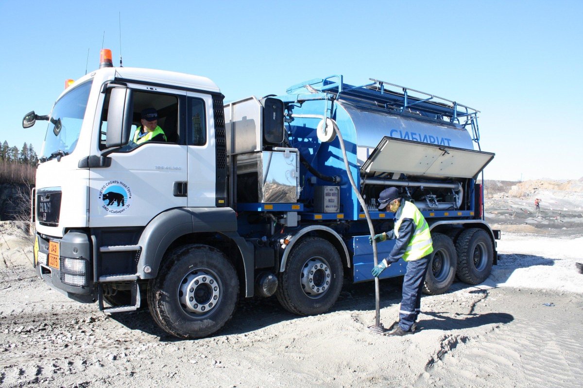 СЗМ МАЗ смесительно-зарядная машина