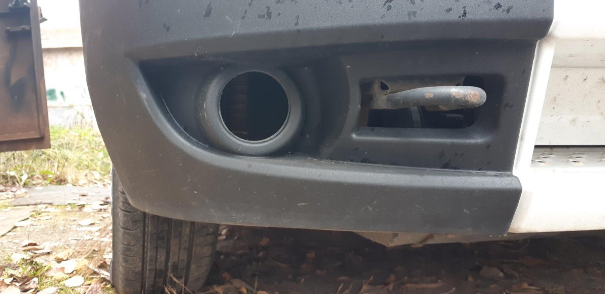 Крепление туманок Форд Транзит 2010