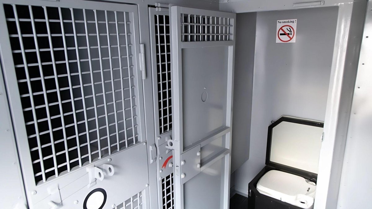 Автозак ФСИН внутри