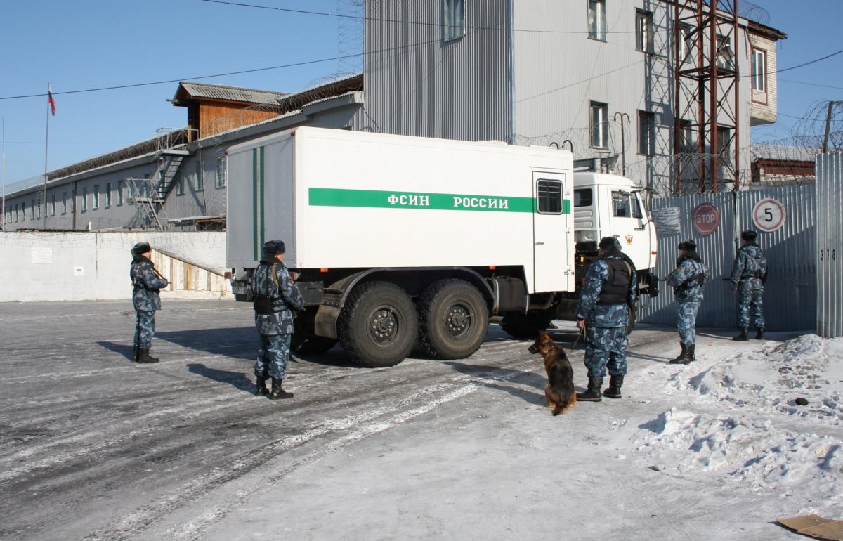Машина конвоя ФСИН