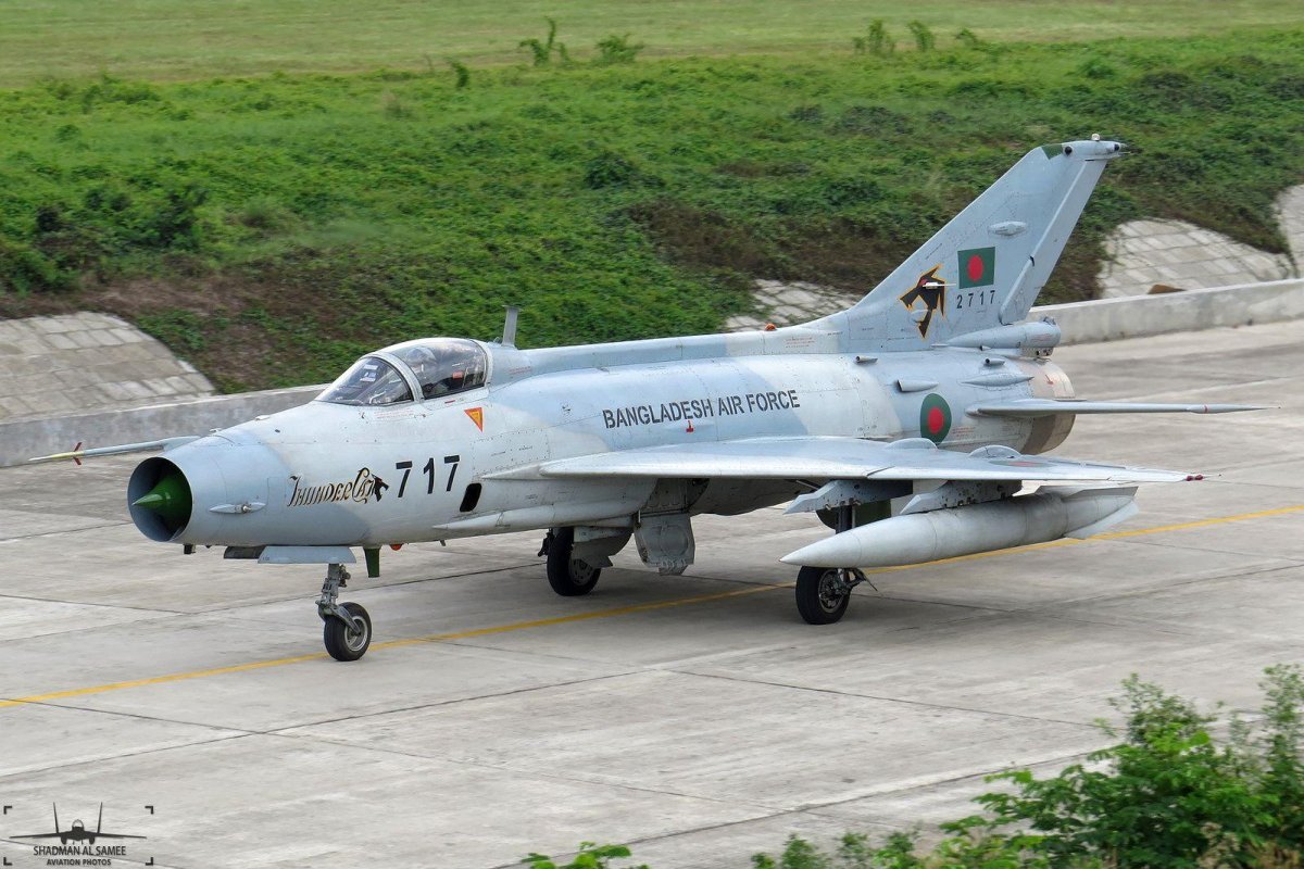 Chengdu j-7 самолет