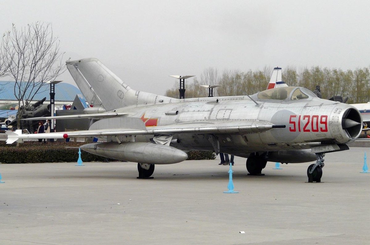 Shenyang j-6 (миг-19)