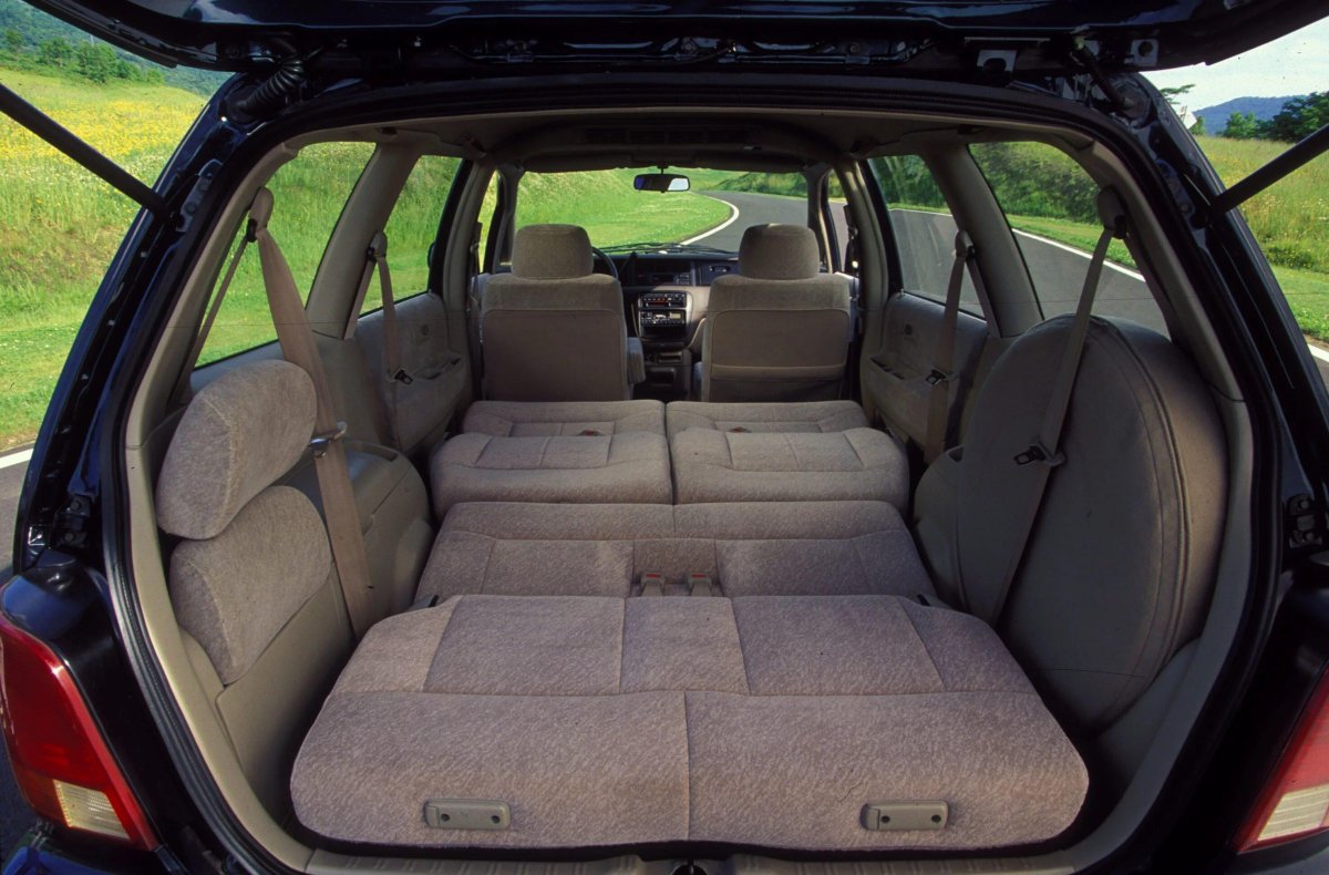 Хонда Одиссей 2000 салон сзади