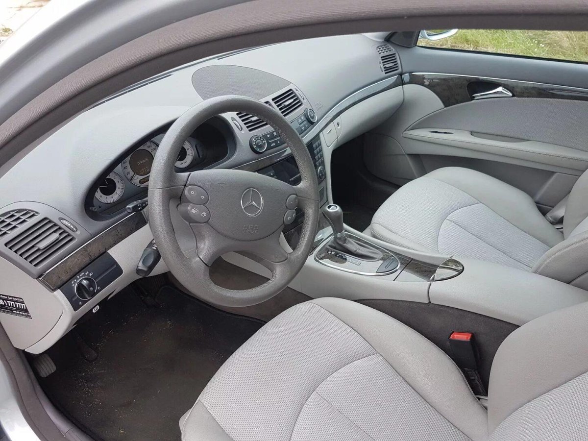 Mercedes Benz w211 2008