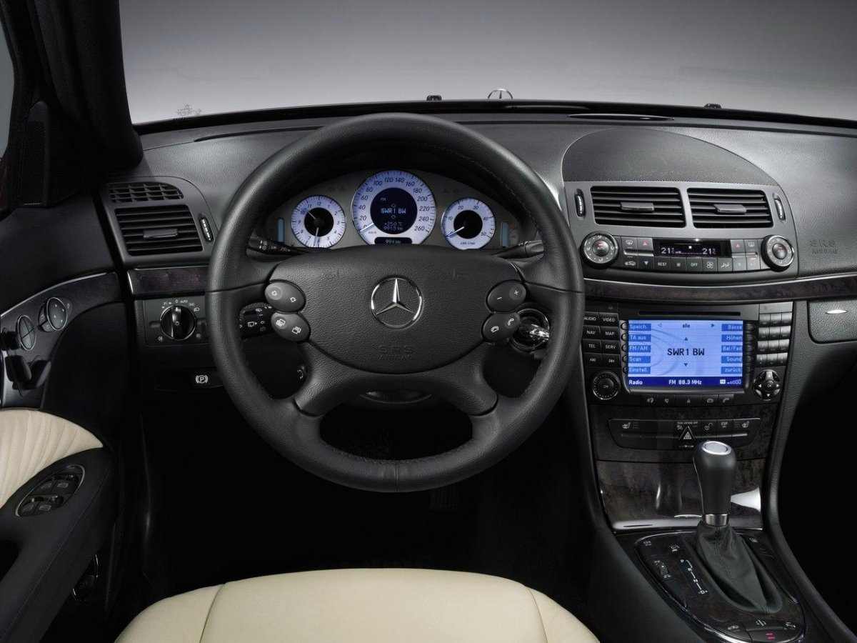 Мерседес e class w211