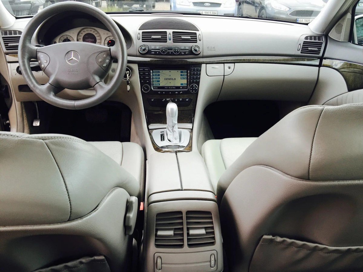 Мерседес 211 2004 салон