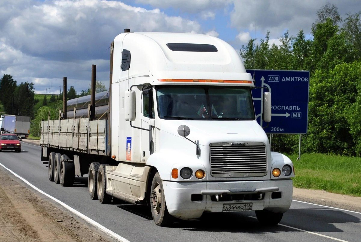 Грузовик трак Фредлайнер