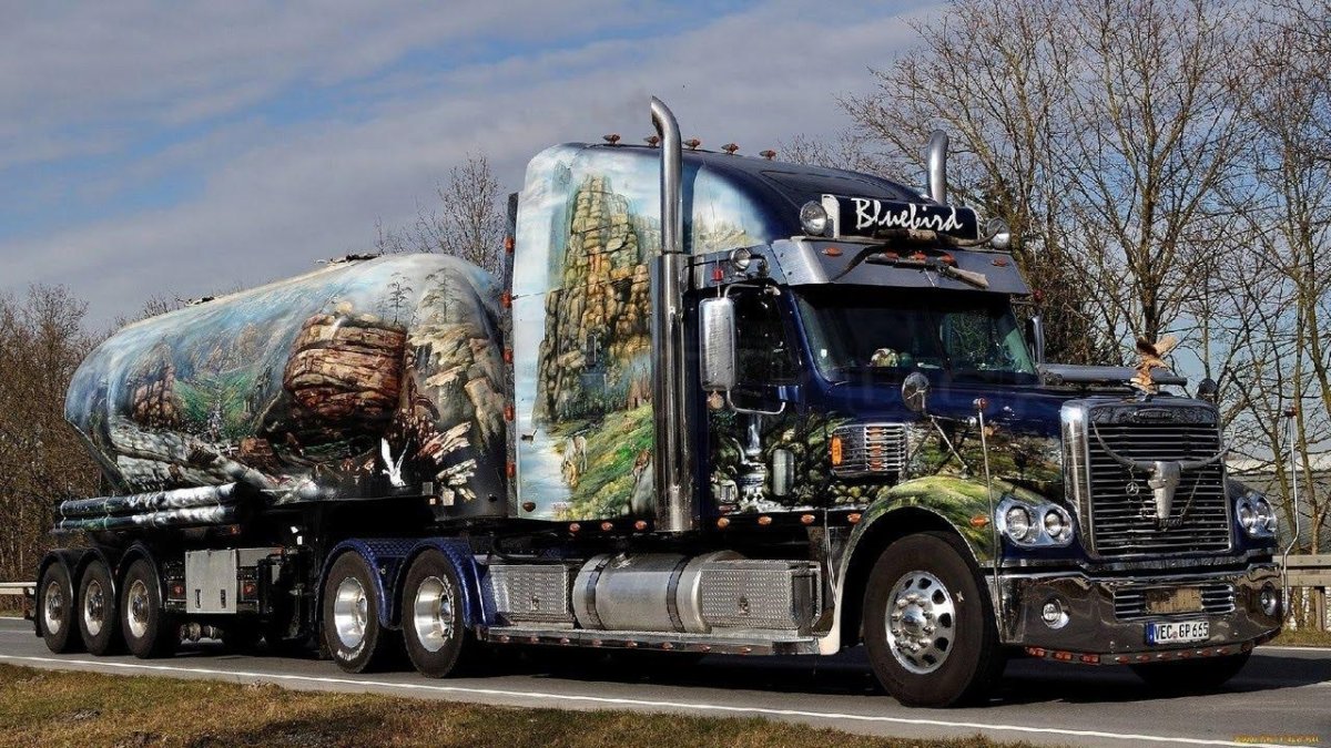 Американские фуры Фредлайнер