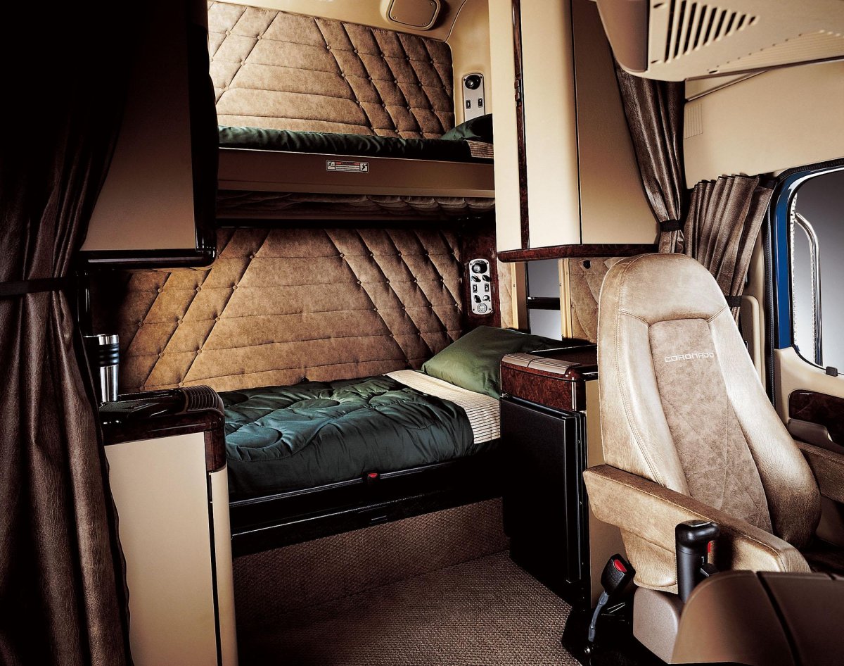 Американский грузовик Фредлайнер салон