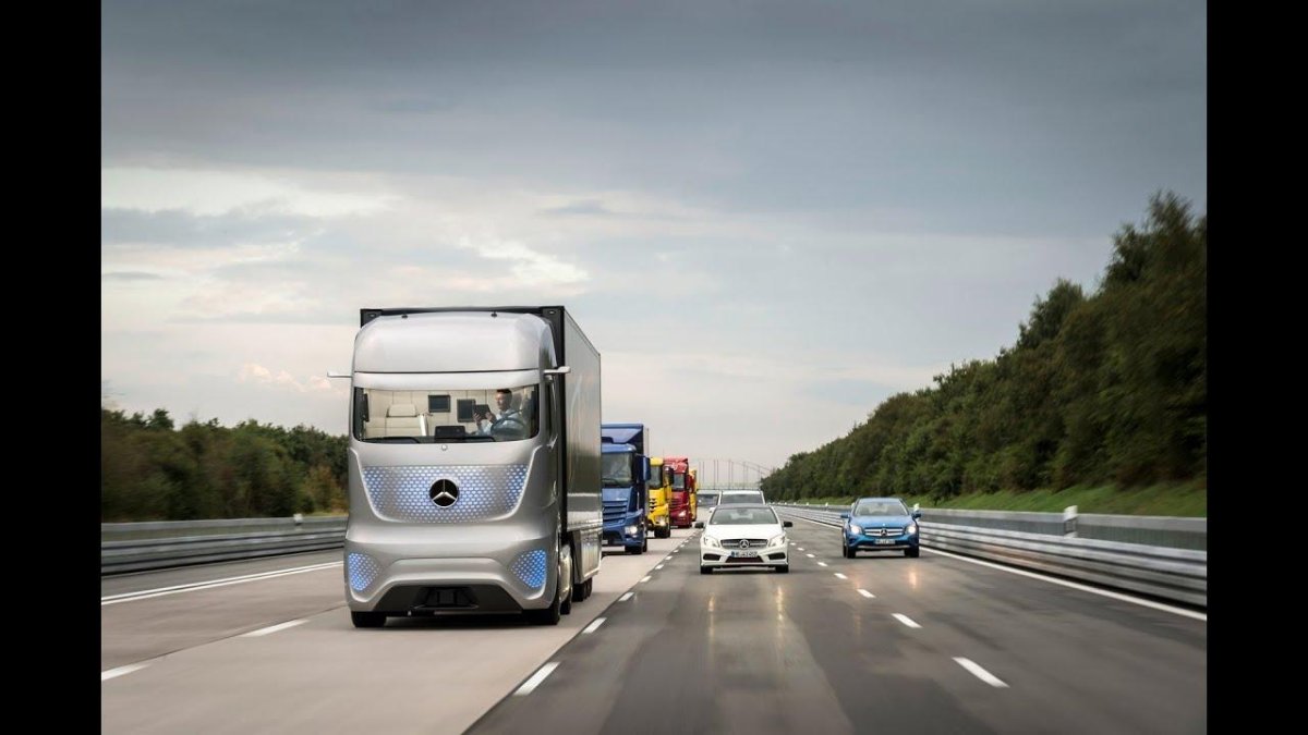 Мерседес Фьючер трак