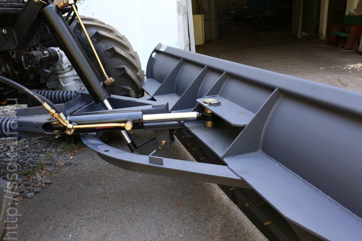 Отвал коммунальный Сальсксельмаш ко-4