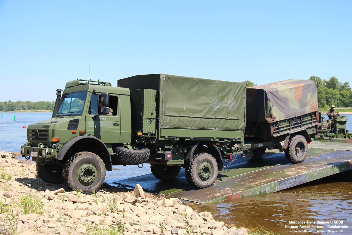Mercedes Unimog u5000