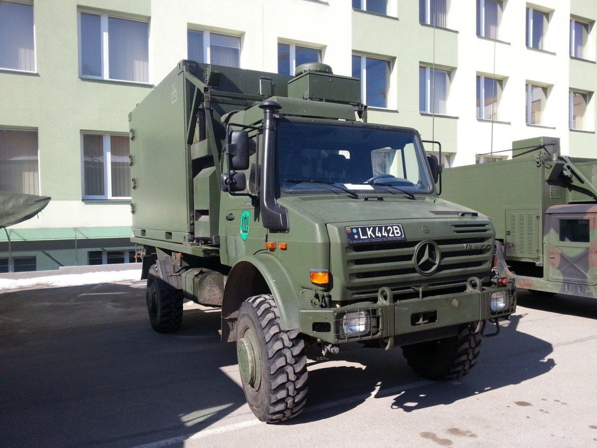 Mercedes Unimog u5000