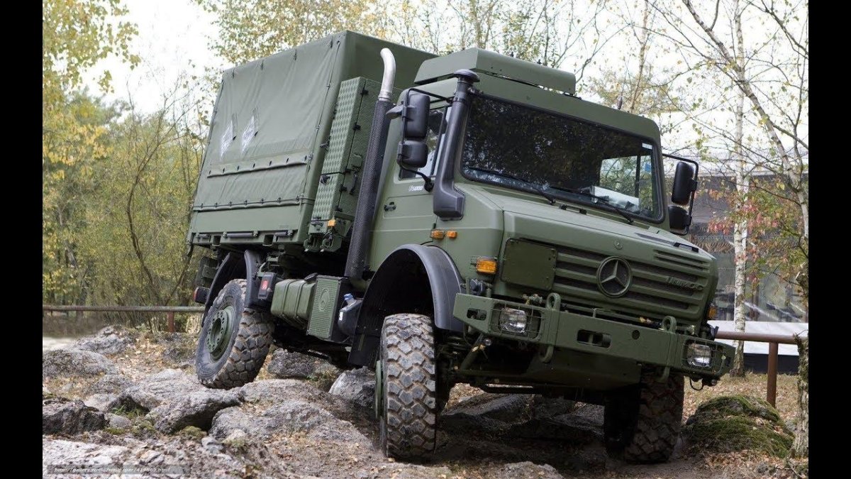 Mercedes Unimog u5000