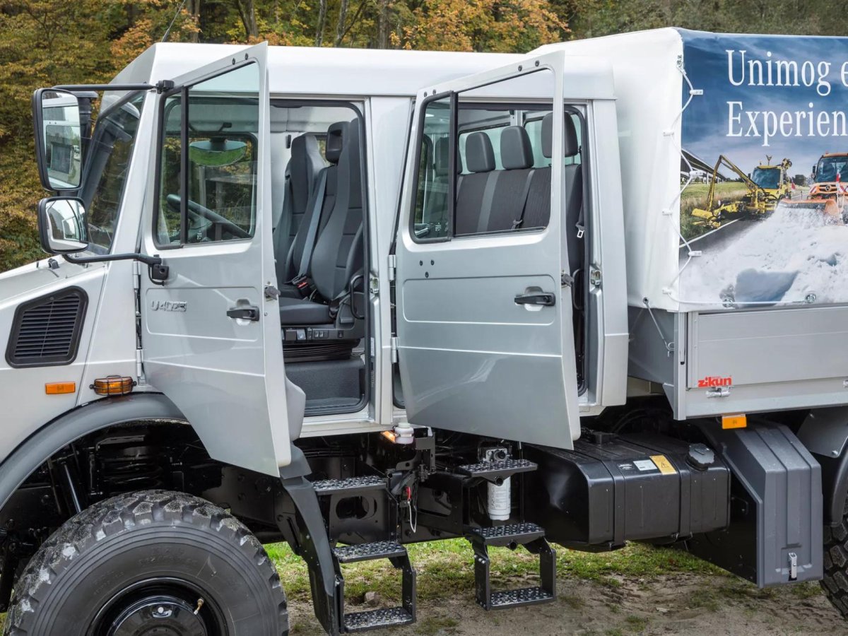 Mercedes-Benz Unimog сдвоенная кабина