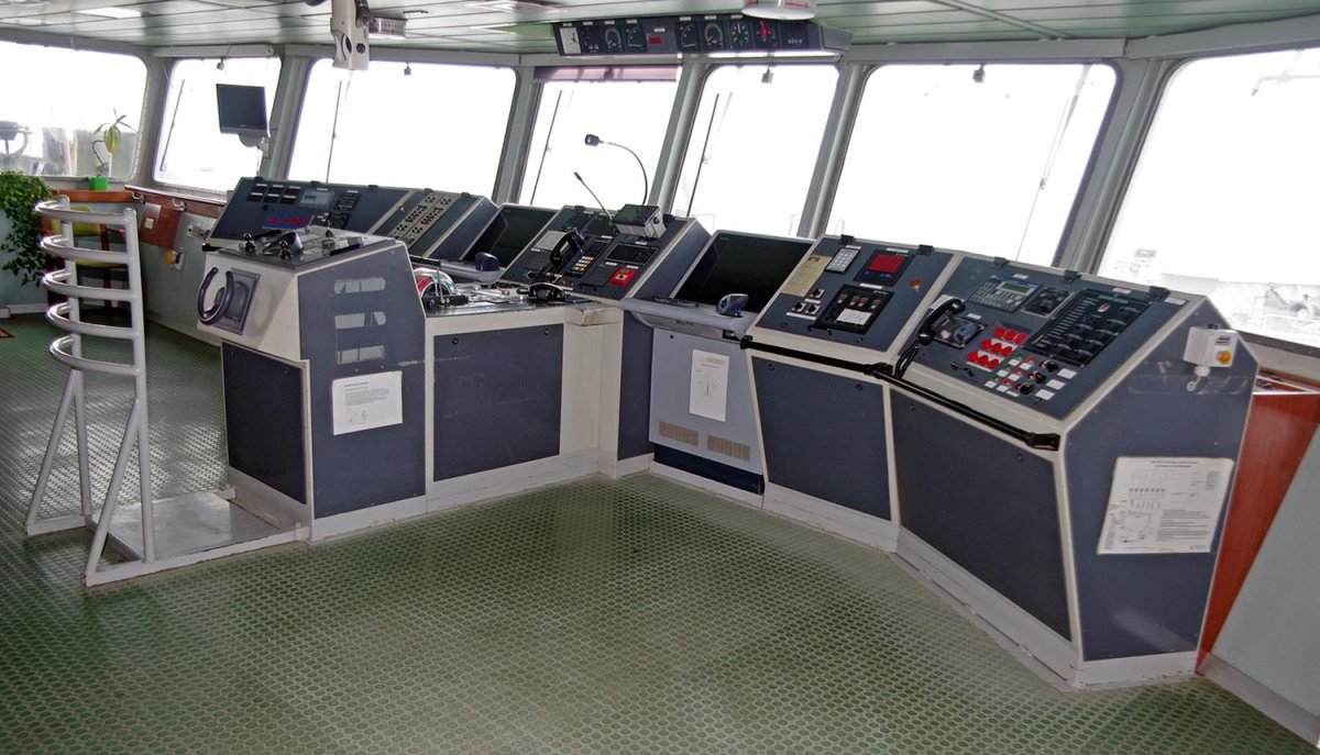 RSD 32 M рулевая рубка