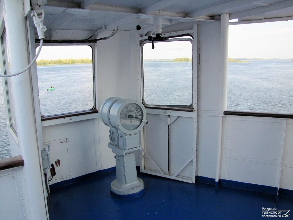 Теплоход СТК Березовец