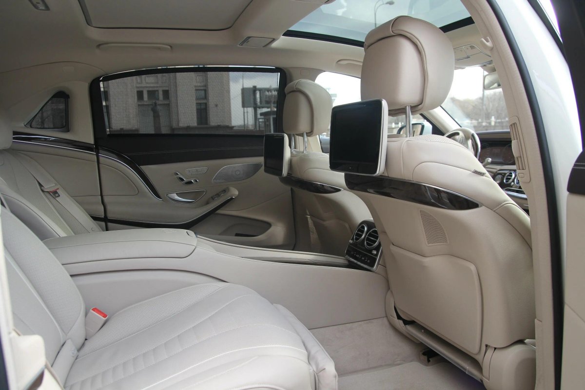 Мерседес 222 Майбах белый