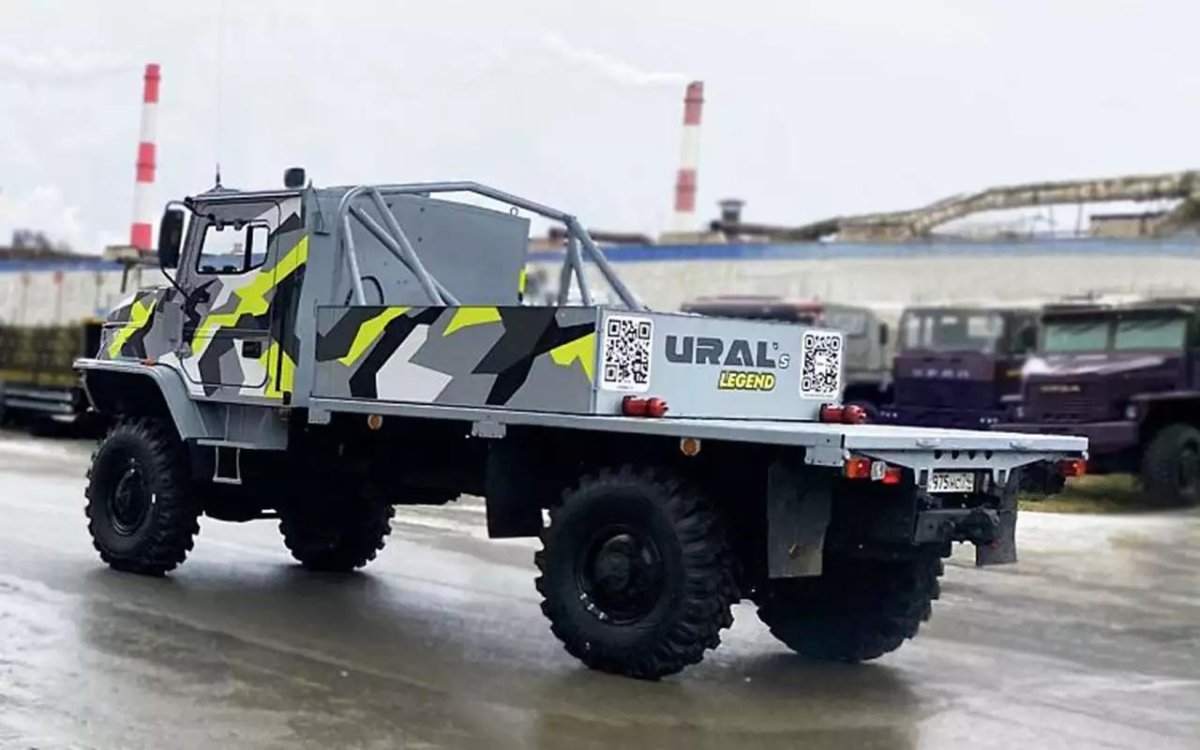 Гоночный Урал грузовик