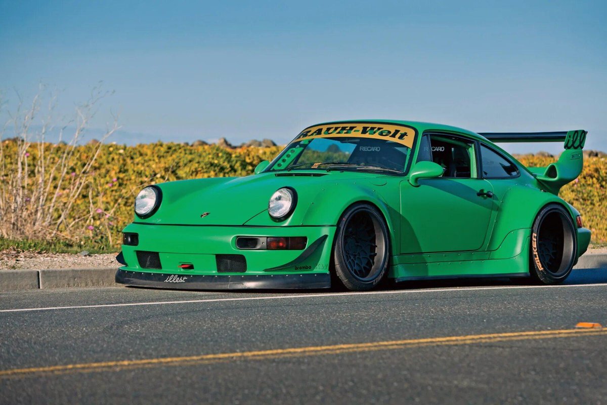 Porsche 964 RWB