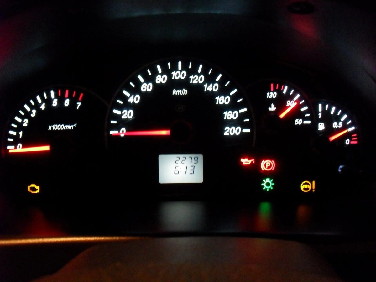 Приора 2 спидометр 200