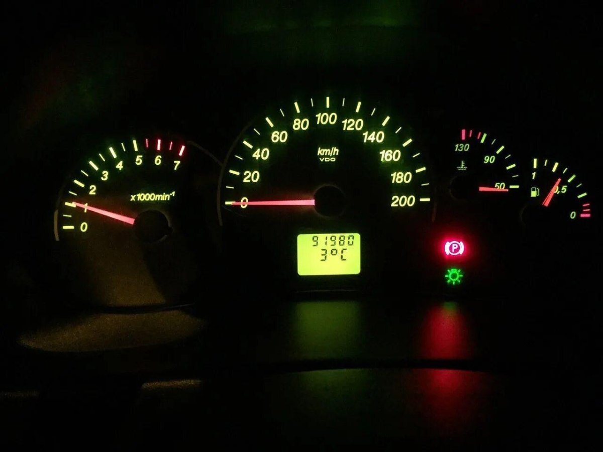 Приборка ВАЗ 2112 стрелка на 200