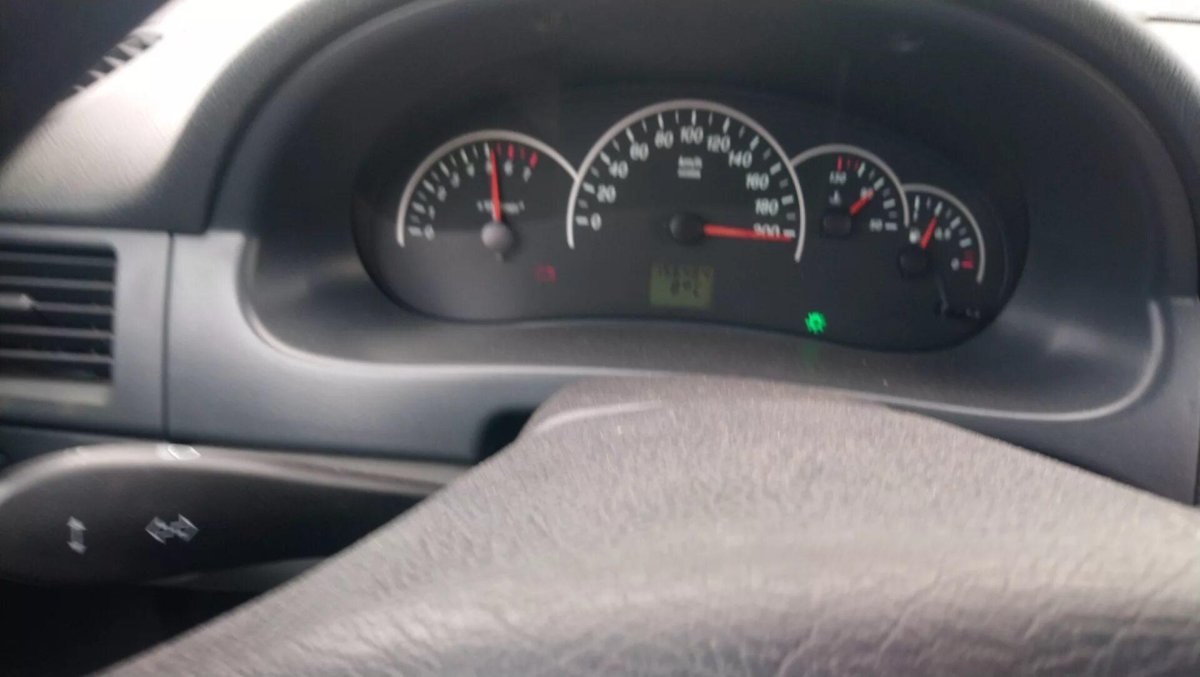 Приора ложит стрелку