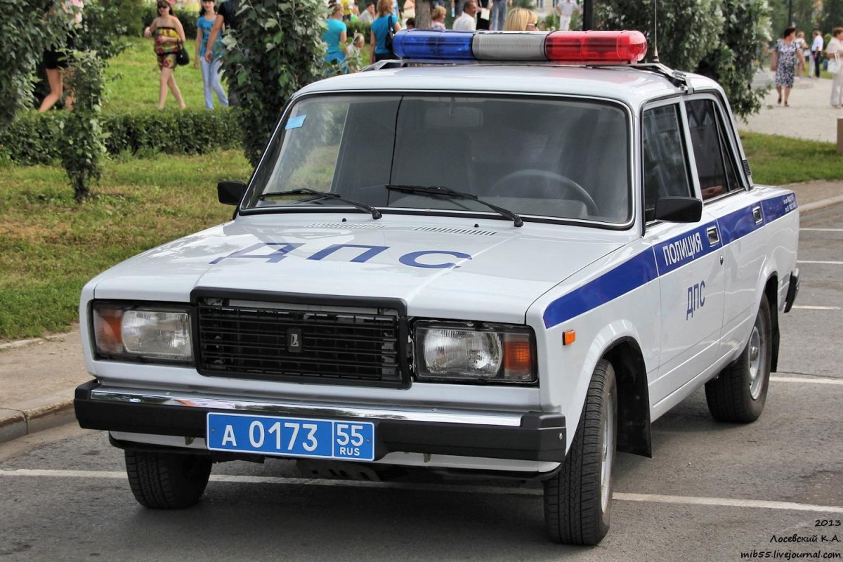 Полицейская машина ВАЗ 2107 ДПС