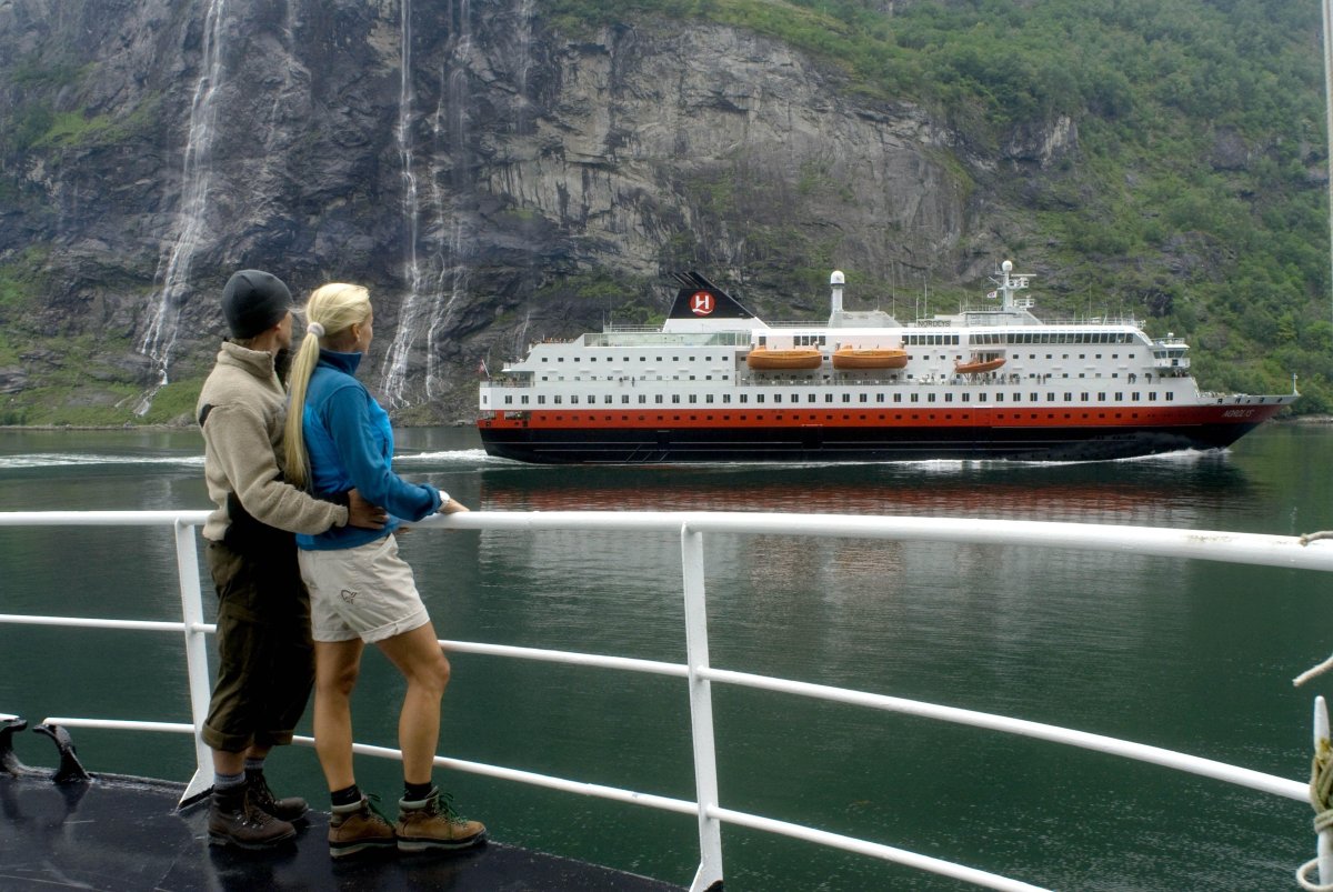 Морские круизы фьорды Норвегии