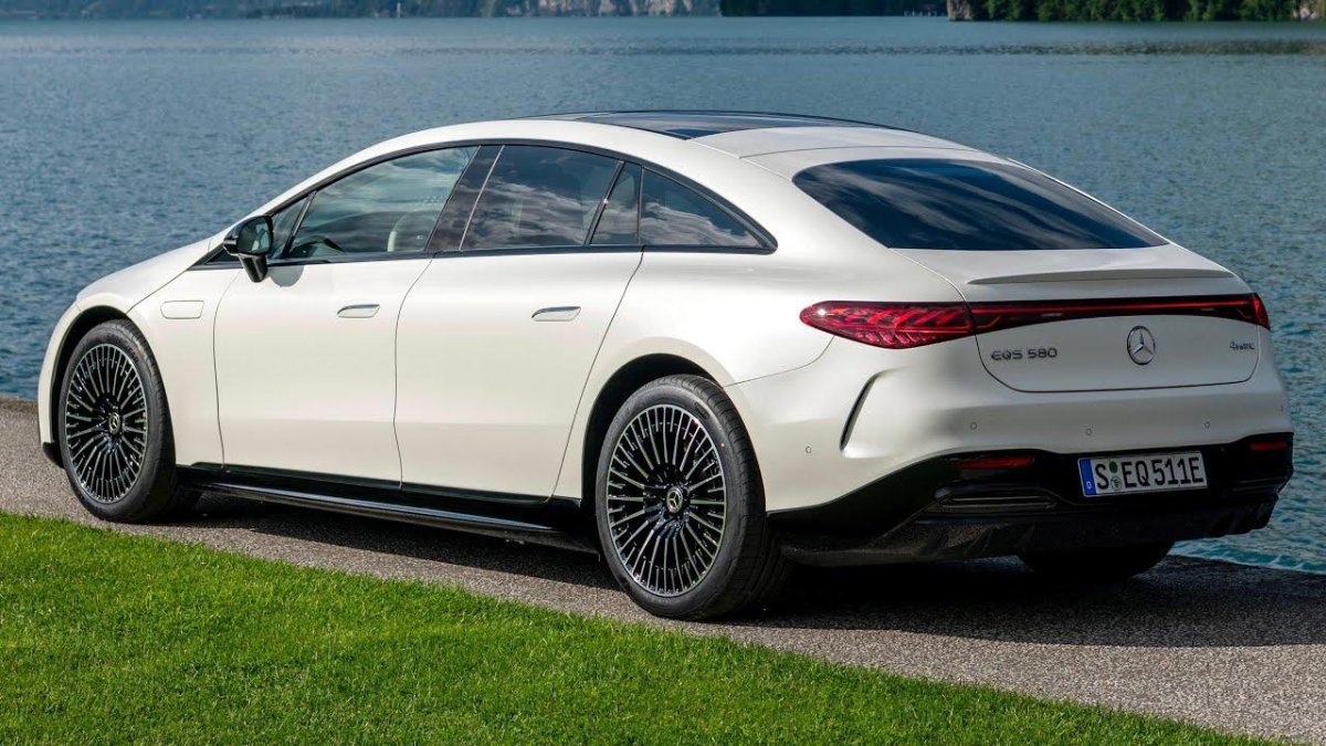 Мерседес EQS 580