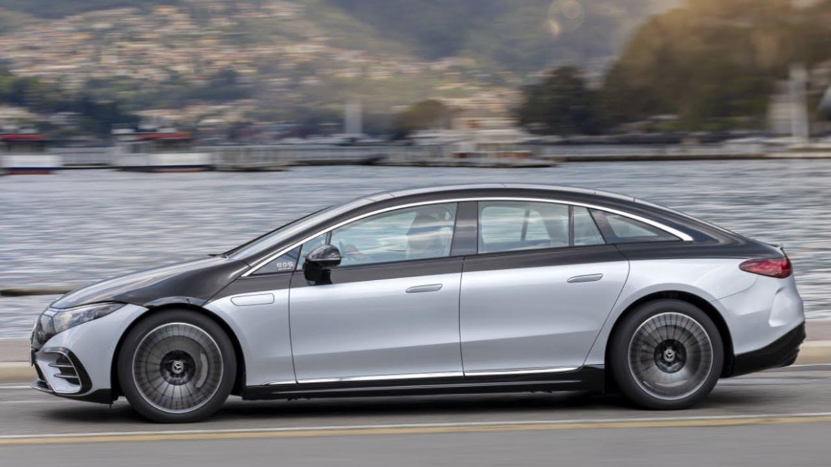 Мерседес EQS 580