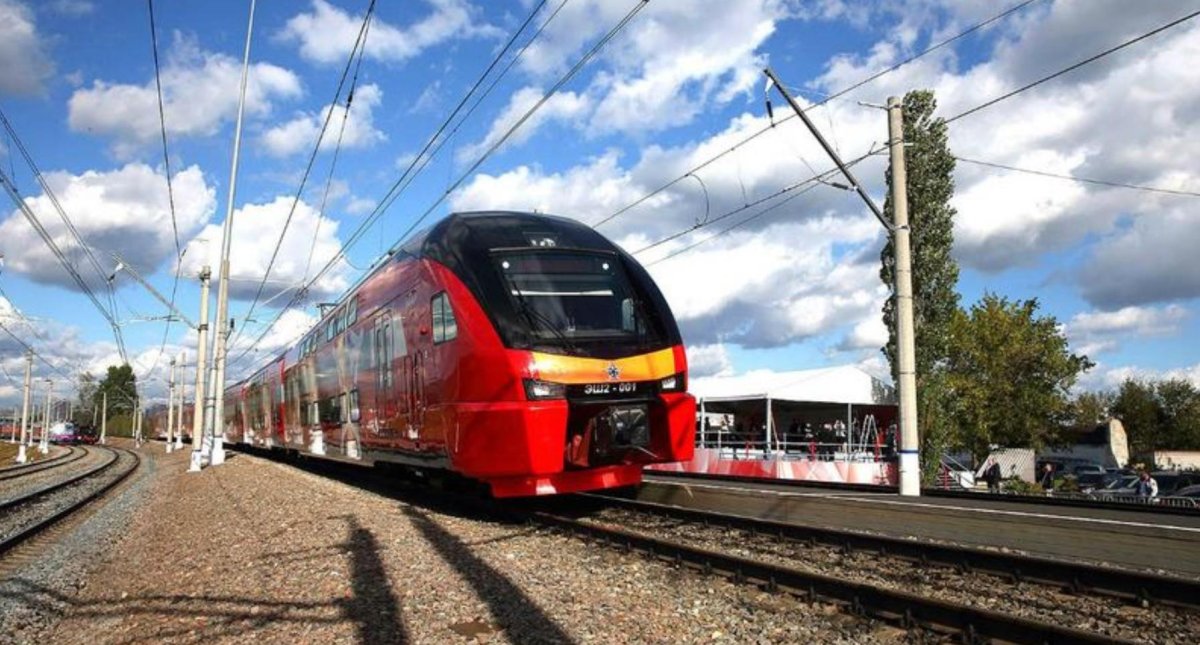 Поезд Финист новый