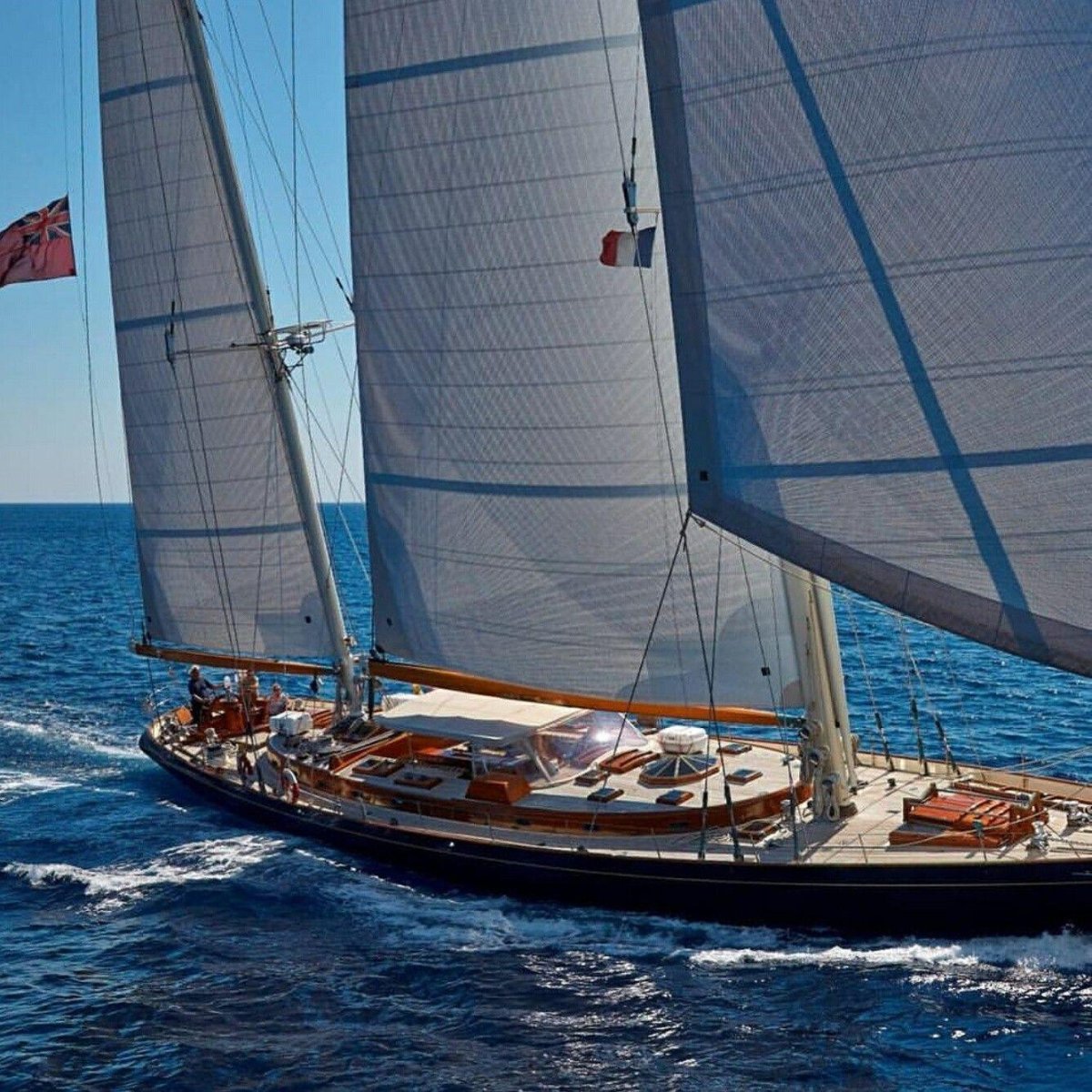 Двухмачтовые парусные яхты