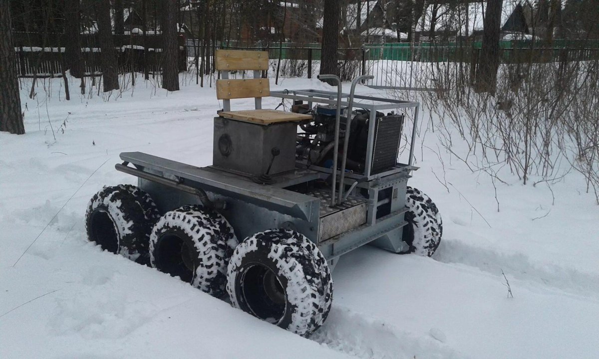 Шестиколесный болотоход