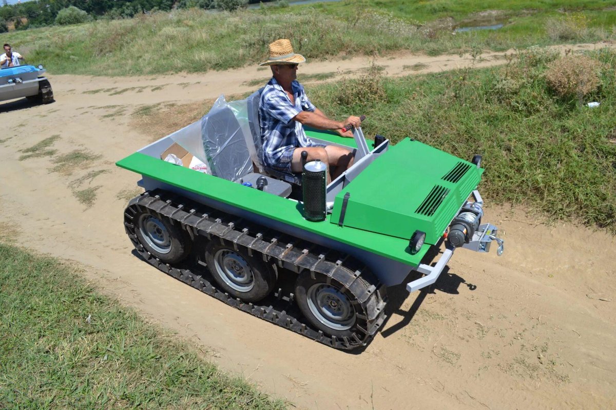 Гусеничный вездеход Борус