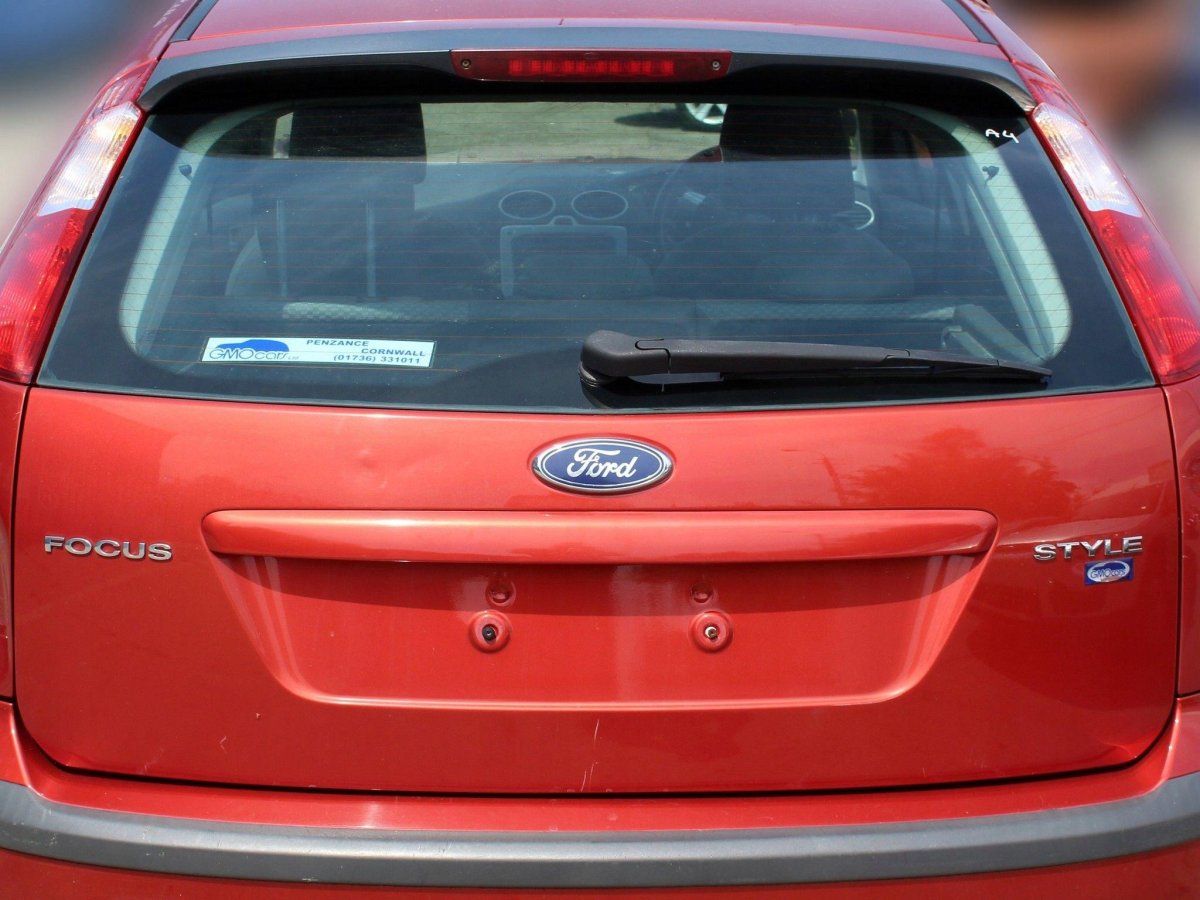 Ford Focus 2 крышка багажника