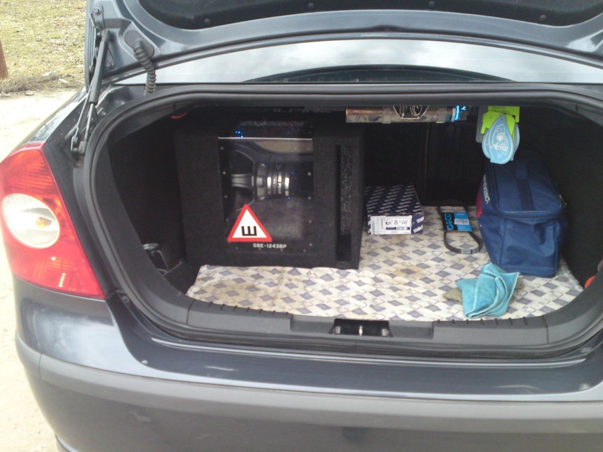 Ford Focus 2 седан багажник