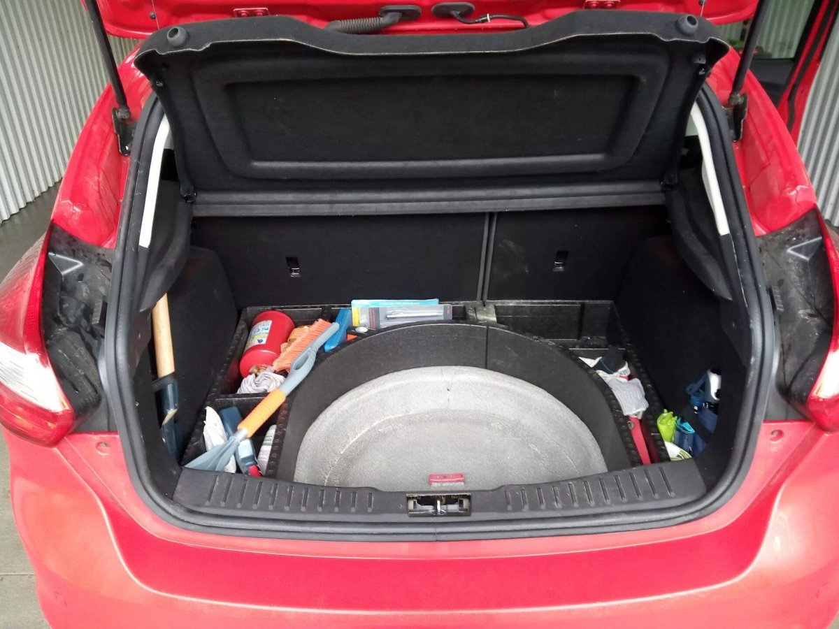 Ford Focus 2 хэтчбек багажник