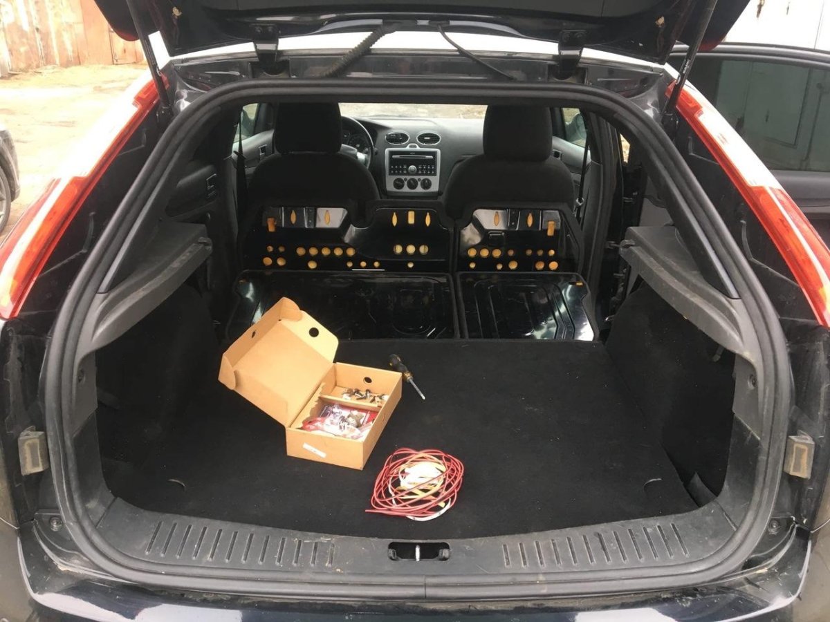 Ford Focus 2 Рестайлинг хэтчбек багажник