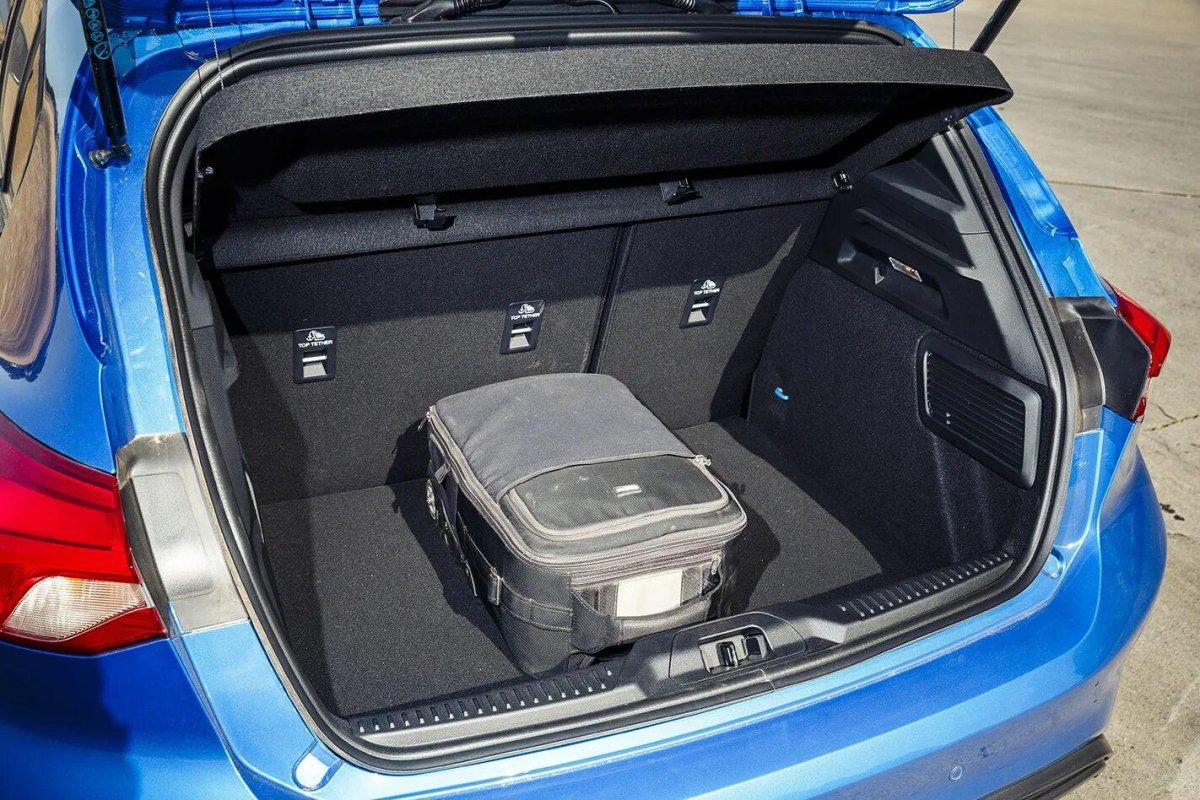 Ford Focus 3 хэтчбек багажник