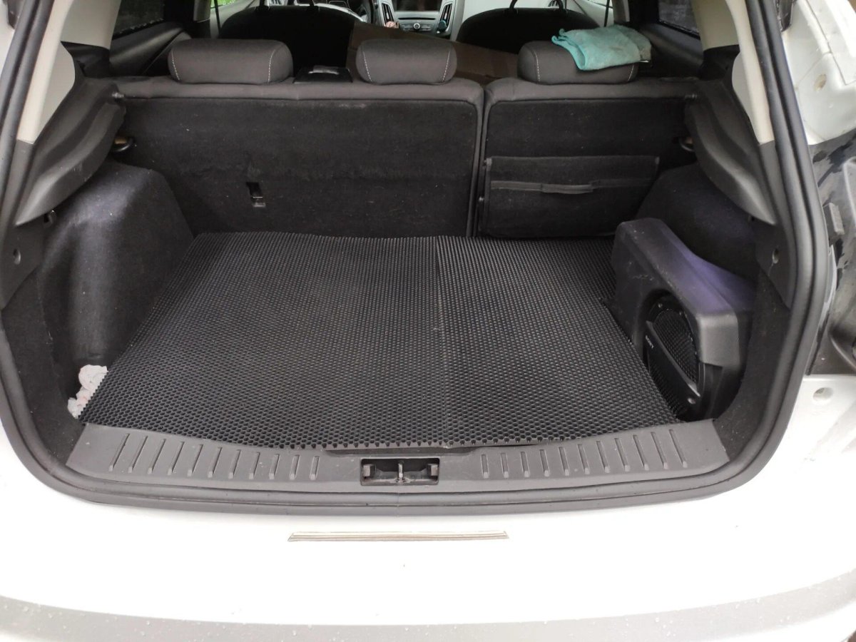 Ford Focus 1 багажник