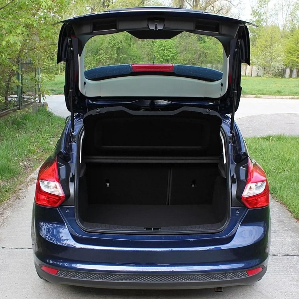 Открытый багажник Форд фокус 3 хэтчбек