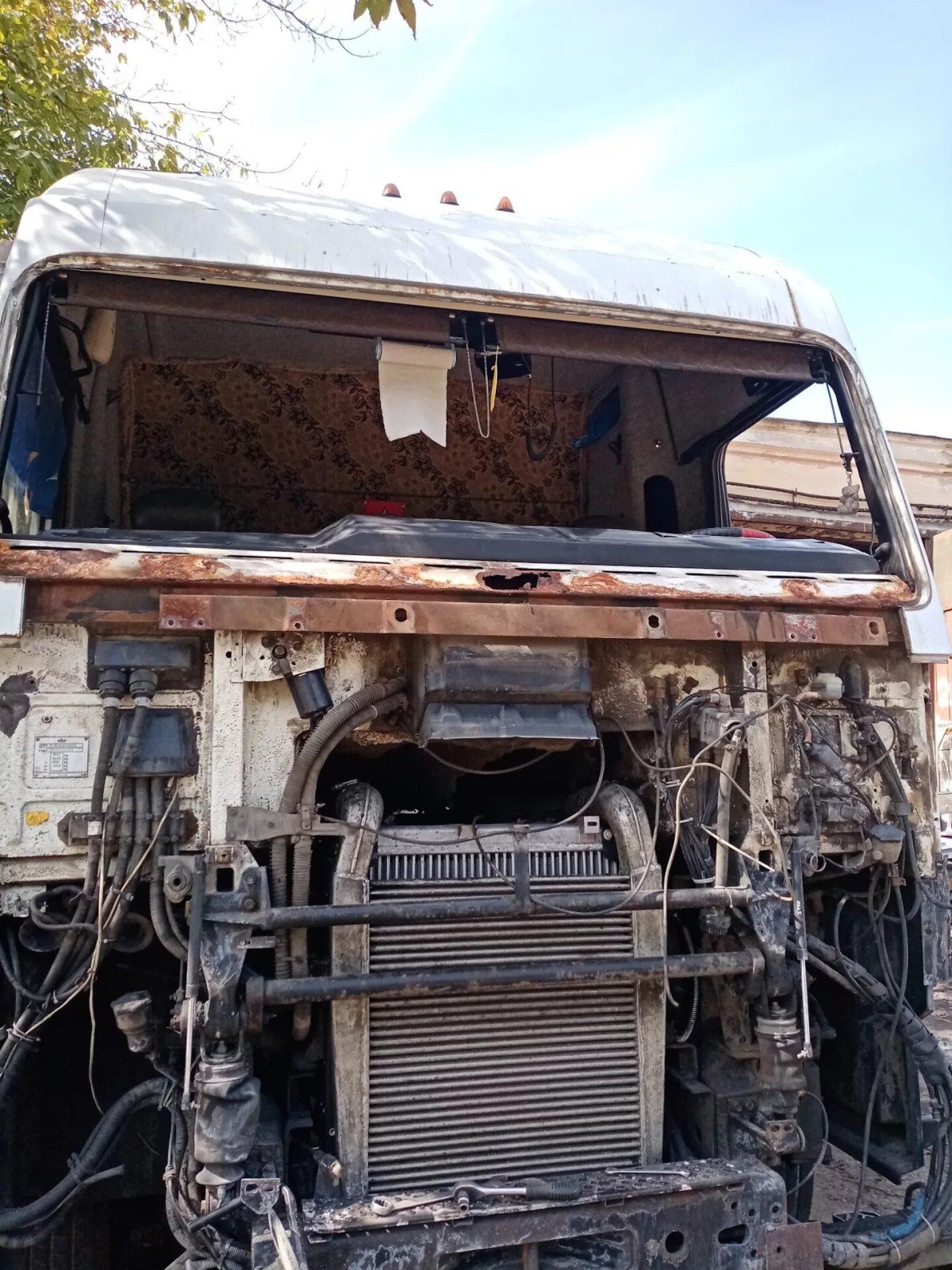 Капот кабины МАЗ 5440