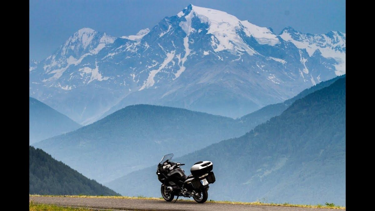 Мотоцикл в горах