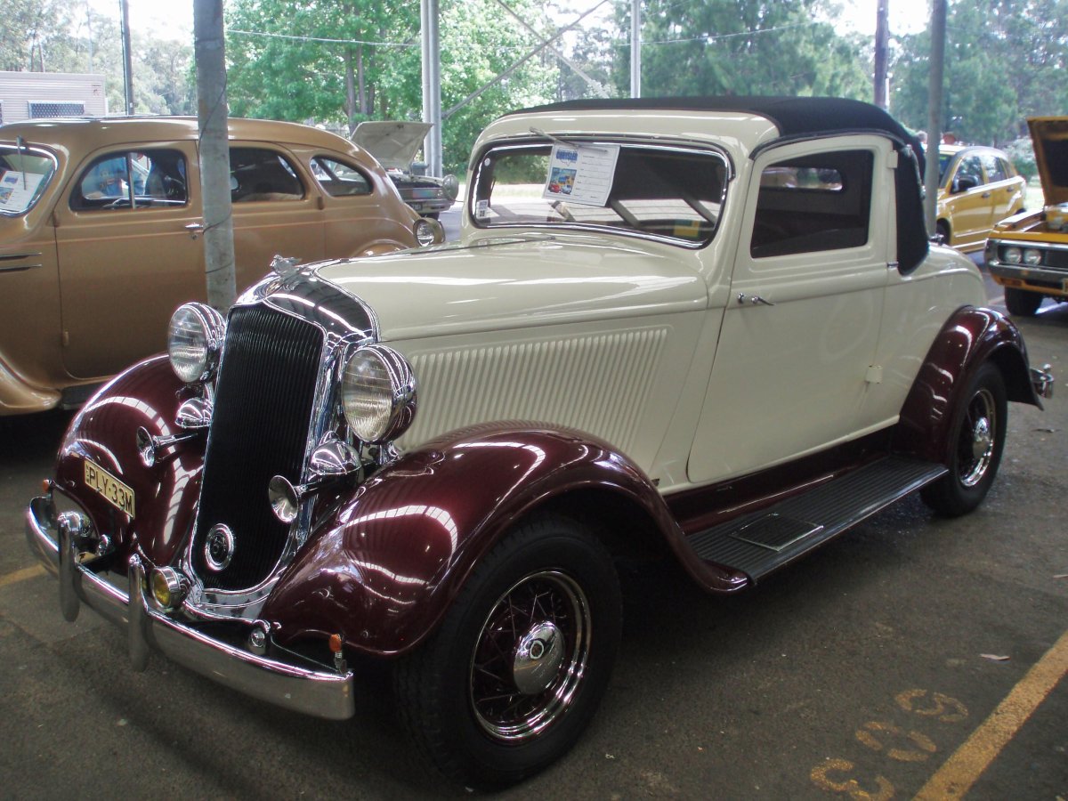 Plymouth 1933